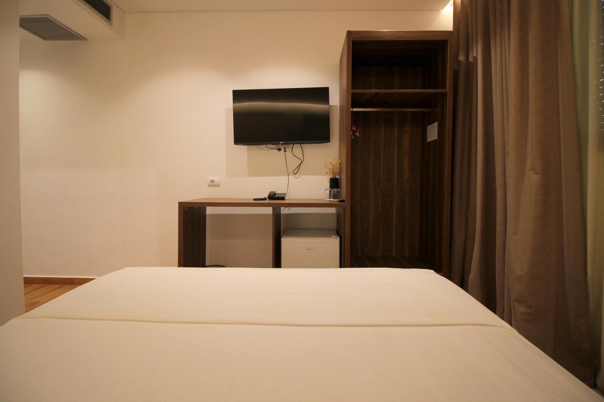 Hotel Havana Saranda Kültér fotó